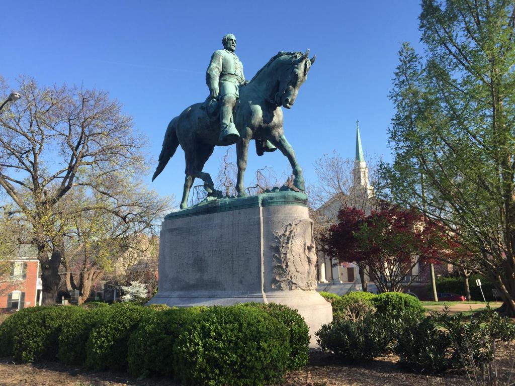 Statue of Robert E. Lee in Charlottesville